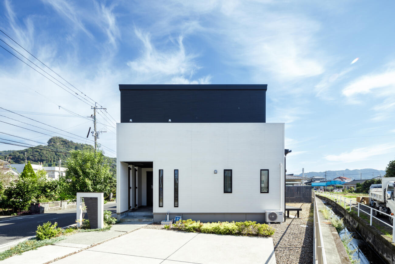 新町feelモデル