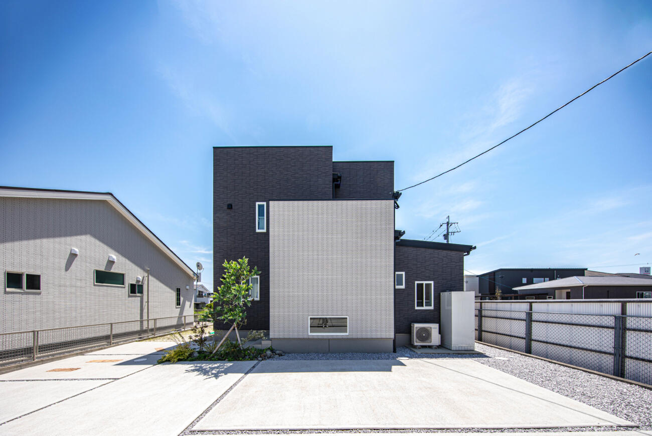 霧島市国分　福島自由家A　　2階建て　ウッドデッキ＋家事ルーム　