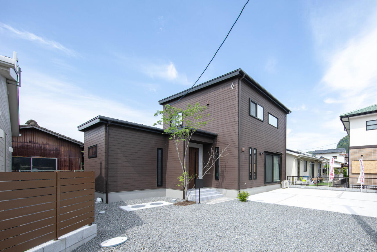 Cool modern style 加治木自由家Ａ【2階建て】