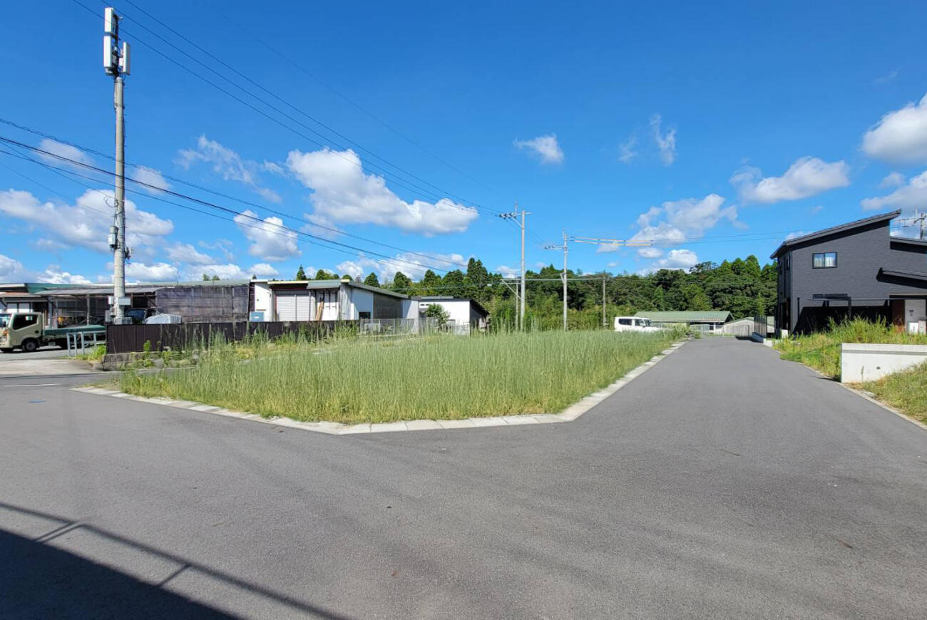 ╲静かな住宅地／51.00坪〜55.39坪『吉野東分譲地』