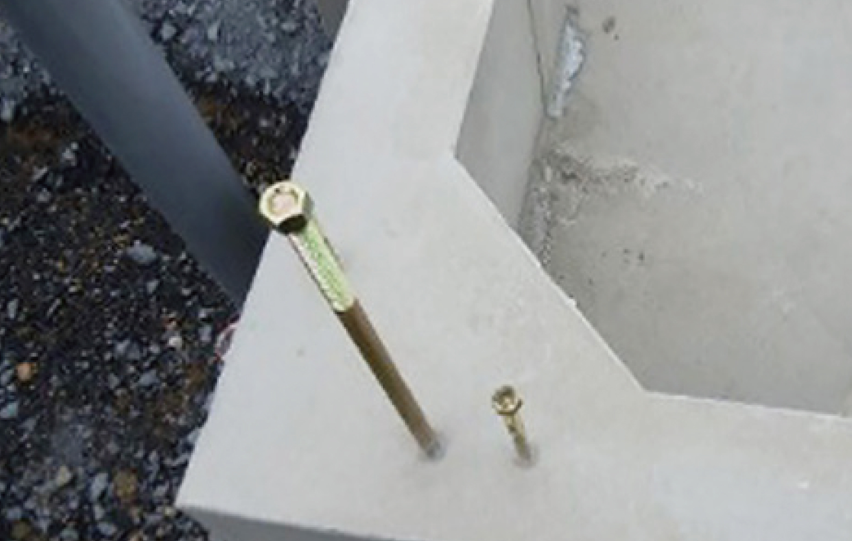 コーナーハンチによる四隅補強