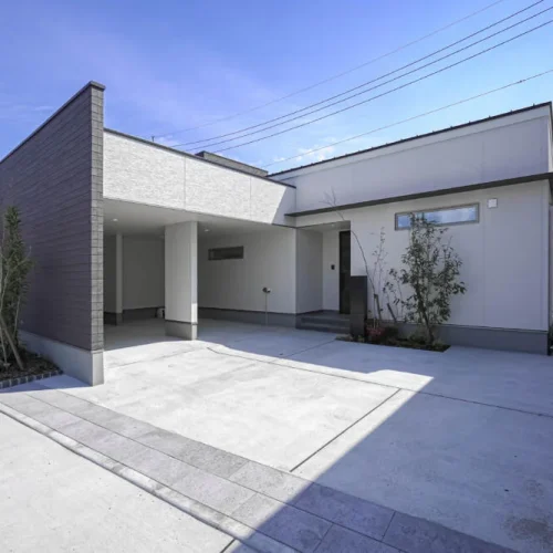 熊本で建てる23坪ロの字平屋の9坪インナーガレージ