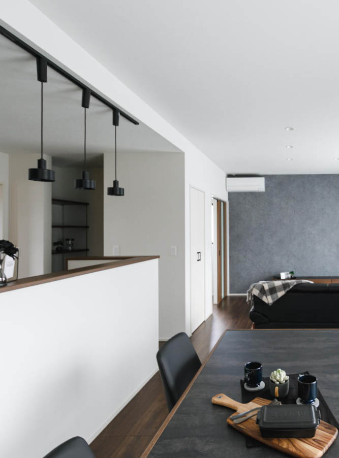 収納力も家事動線も兼ねそろえた平屋